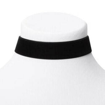 Claire's Velvet choker necklace - black Angebot