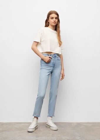 Mango Slim jeans mit ausgefranstem saum Angebot