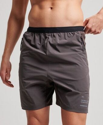Superdry Train hybrid shorts Angebot