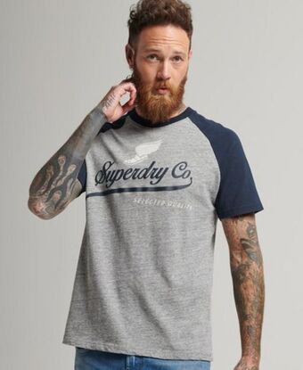 Superdry Achilles graphic raglan t-shirt Angebot