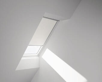 Hornbach Velux verdunkelungsrollo uni weiß elektrisch rahmen aluminium dml p04 1025s Angebot