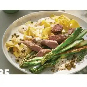 Lidl Rosa Gebratenes Lammfilet mit Pasta und grünem Spargel Lidl Angebot