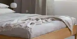 Grüne Erde Bett Tenso mit Polsterbetthaupt Eiche Angebot