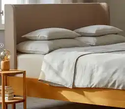 Grüne Erde Bett Tonda mit hohem Polsterbetthaupt Eiche Angebot