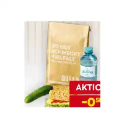 Billa Jausensackerl Vital mit Mehrkornweckerl mit Gouda, Mini Gurke und Vöslauer Still 0,5 Liter BILLA Angebot