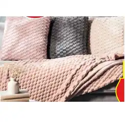 Hofer 3D Kissen Soft Gr. 45 x 45 cm HOFER Angebot