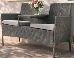 Salzburger Lagerhaus Bank mit Tisch Angebot