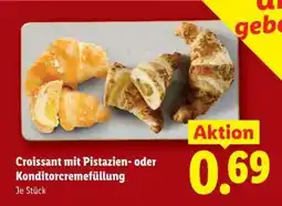 Lidl Croissant mit Pistazien- oder Konditorcremefüllung Angebot