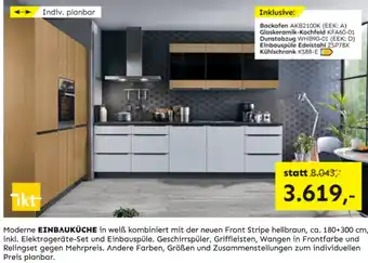 Moderne EINBAUKÜCHE in weiß kombiniert mit der neuen Front Stripe hellbraun