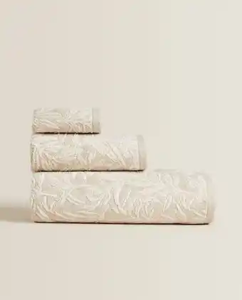 ZARA HOME Handtuch mit blattrelief Angebot