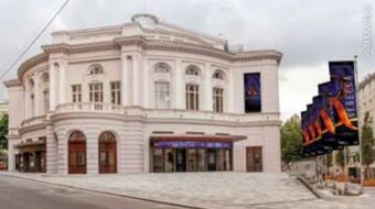 Hofer Reisen Wien Musical Rebecca Angebot