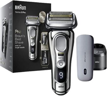 Media Markt Braun 9476cc series 9 pro nass- und trockenrasierer wet&dry chrom (inkl. mobile charging base + power case) Angebot
