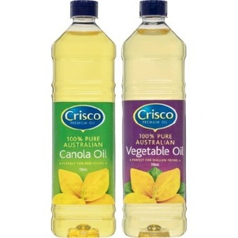 IGA Crisco Vegetable or Canola Oil 750mL offer