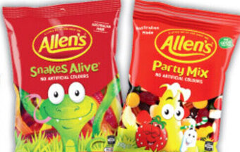 IGA Allen's Medium Bag 140-200g Selected Varieties offer