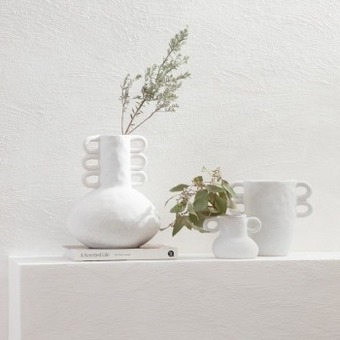 Pillow Talk Arlo decorative vase by m.u.s.e. offer