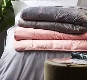 Spotlight 60% off koo elite weighted blankets offer