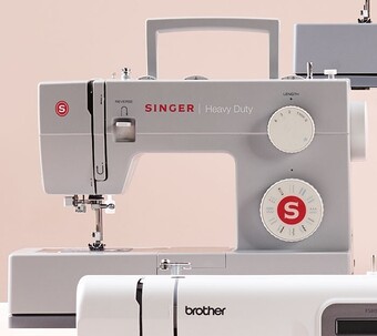 Spotlight Singer 4423 heavy duty sewing machine offer