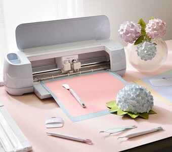 Spotlight Cricut maker 3 machine offer