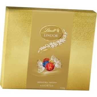 IGA Lindt lindor chocolate gift box 147-150g selected varieties offer