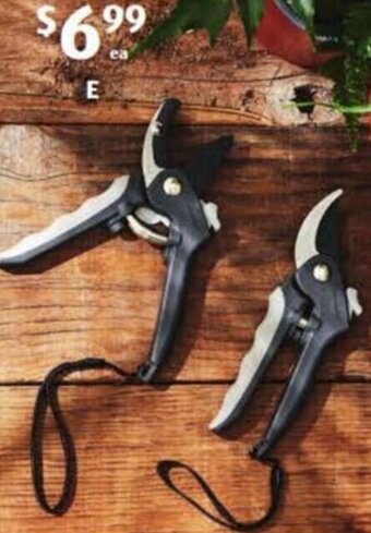 ALDI Garden Pruning Shears offer