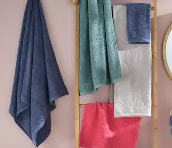 Spotlight Koo elite dahlia towel range offer