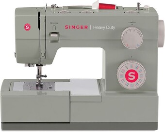 Spotlight Singer 4452 sewing machine offer
