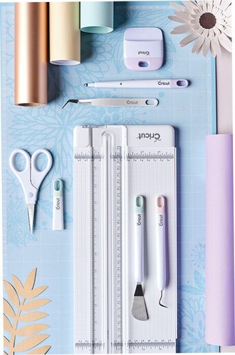 Spotlight 25% off cricut accessories offer