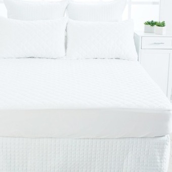 Pillow Talk Comfort science so soft mattress protector by hilton offer