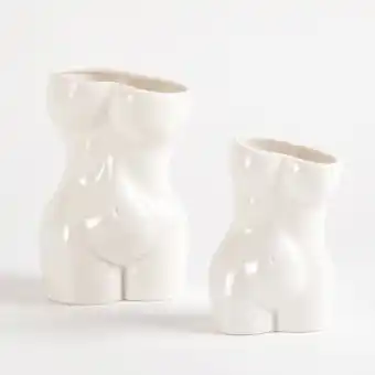 Femelle vase by m.u.s.e.