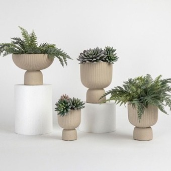 Circa natural planter by habitat