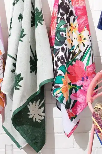 Spotlight Logan & mason beach towel offer