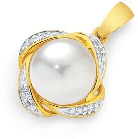 Prouds 9ct gold pearl & diamond pendant offer