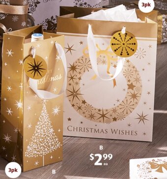 ALDI Christmas Gift Bags offer