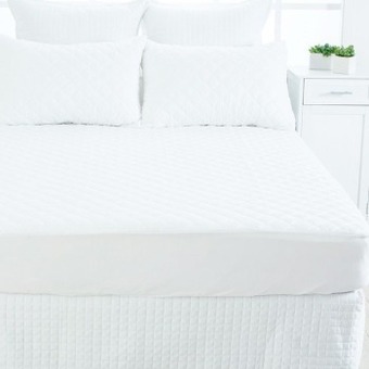 Pillow Talk Comfort science so soft mattress protector by hilton offer
