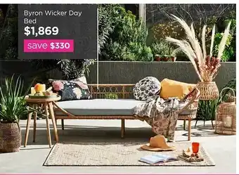 Byron wicker day bed