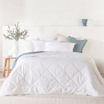Pillow Talk 300gsm washable wool quilt by wool therapy offer