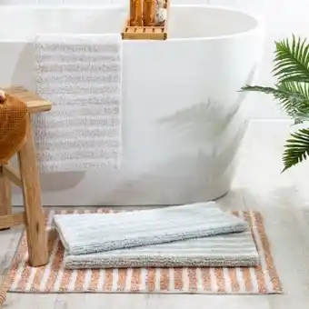 Pillow Talk Marlie melange bath mat by essentials offer