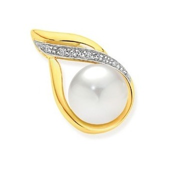 Prouds 9ct gold freshwater pearl & diamond pendant offer