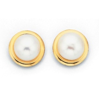 Goldmark 9ct gold freshwater pearl studs offer