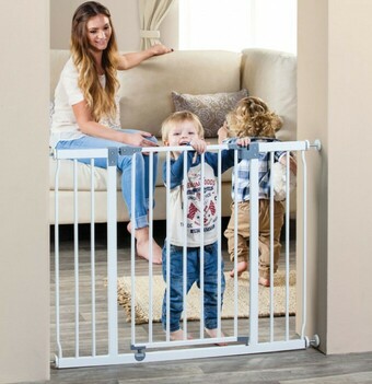 BIG W Dreambaby Liberty Security Gate offer
