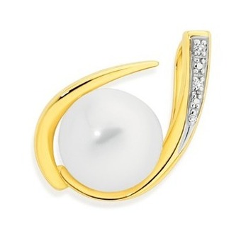 Prouds 9ct gold cultured freshwater pearl & diamond pendant offer