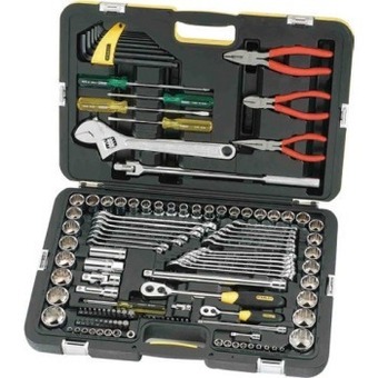 SuperCheap Auto Stanley 132 pce tool kit offer