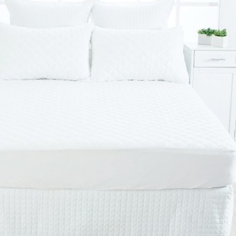 Pillow Talk Comfort science so soft mattress protector by hilton offer