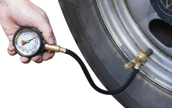 Autobarn Rough country tyre deflator with gauge offer