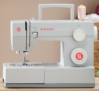 Spotlight Singer 4423 sewing machine offer