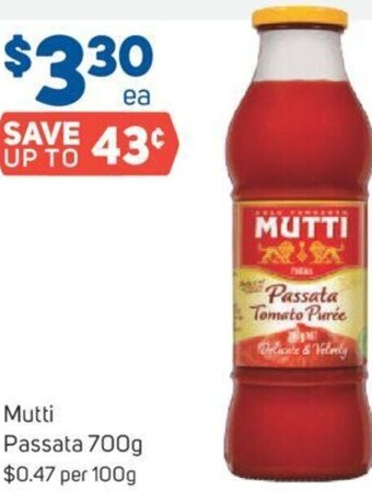 Foodland Mutti Passata 700g offer
