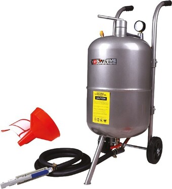 Autobarn Extreme garage 38l portable sandblaster tank offer