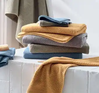 Spotlight Logan & mason harbour towel range offer