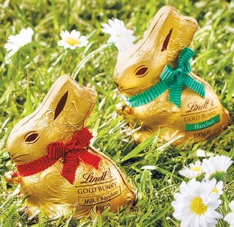 Woolworths Lindt Gold Bunny 100g offer