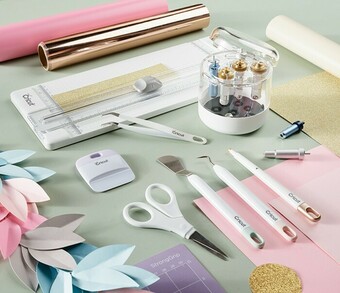 Spotlight 25% off Cricut Vinyl, Tools & Accessories offer